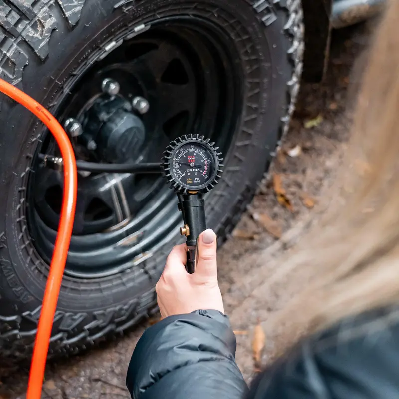 CAOS Precision Tyre Pressure Gauge – Dual-Scale Inflator Monitor