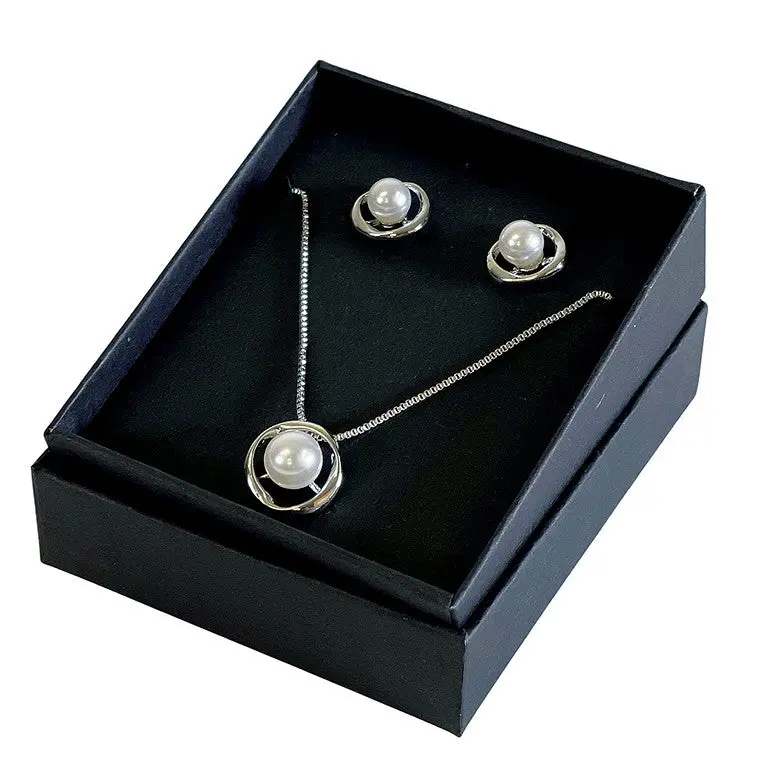 Pearl-Inlaid Silver Necklace and Earrings Set – Circle Design in Gift Box