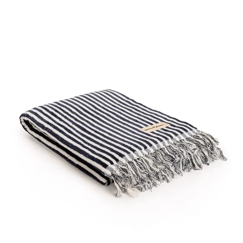 Striped Beach Towel – Vibrant Patterned Towel for Beach and Poolside Use